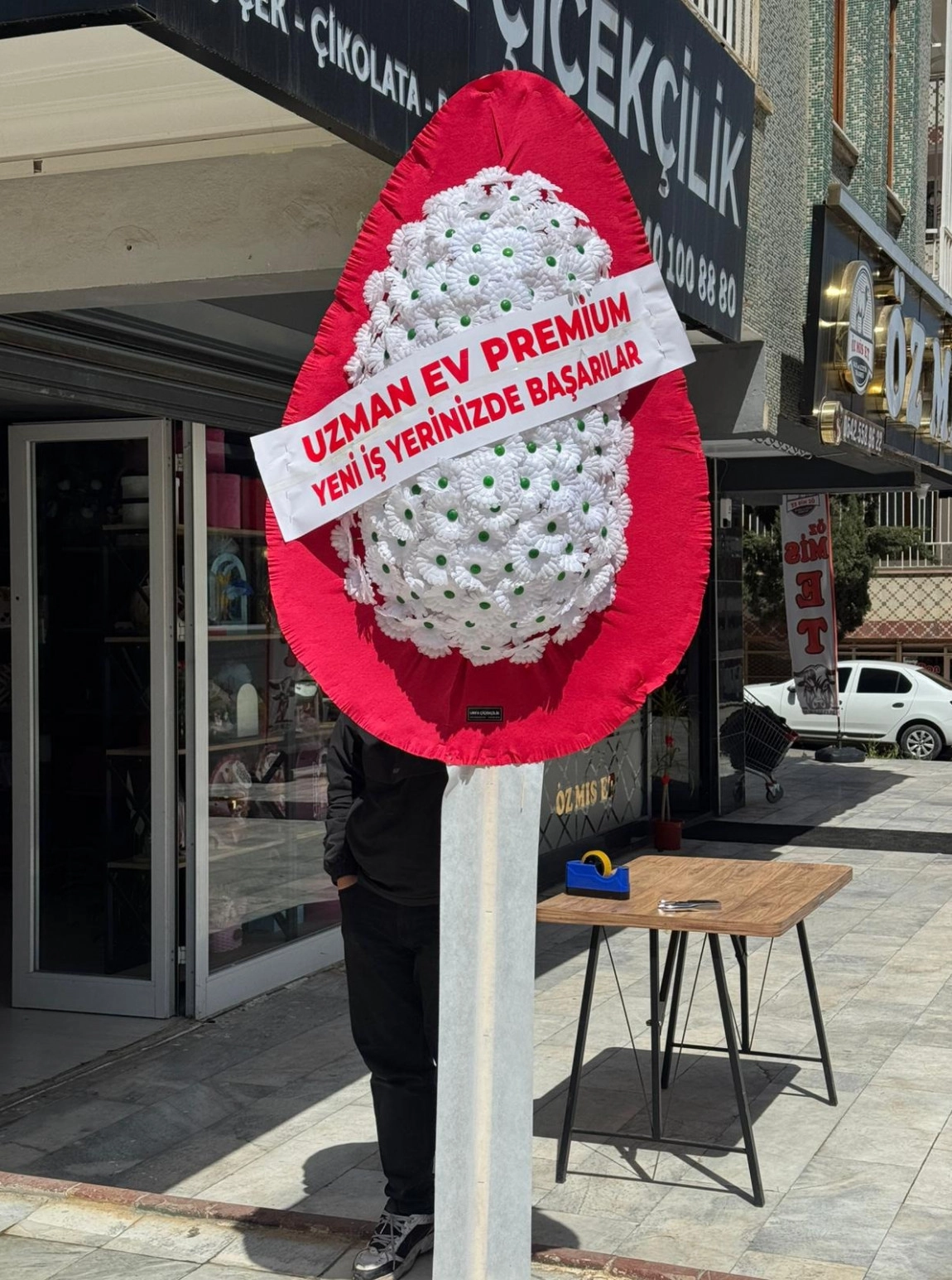 Beyaz Gerbera Tek Katlı Çelenk