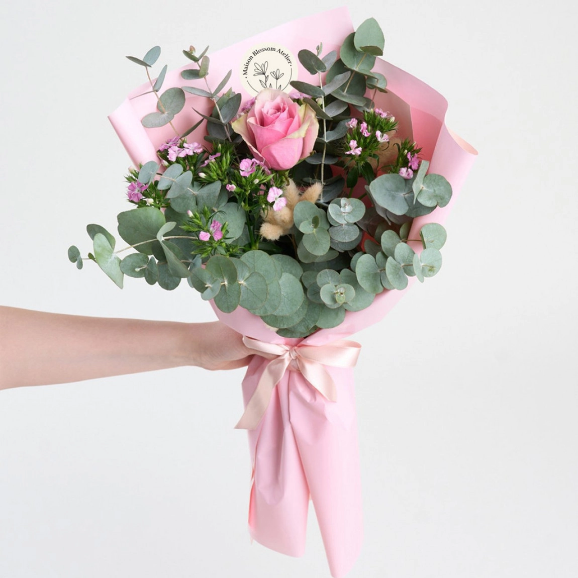 Pembe Bukette Pembe Gül Ve Okaliptus