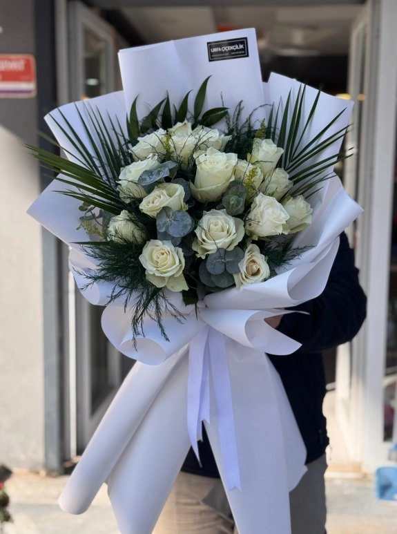 Lüx Beyaz Gül Buketi