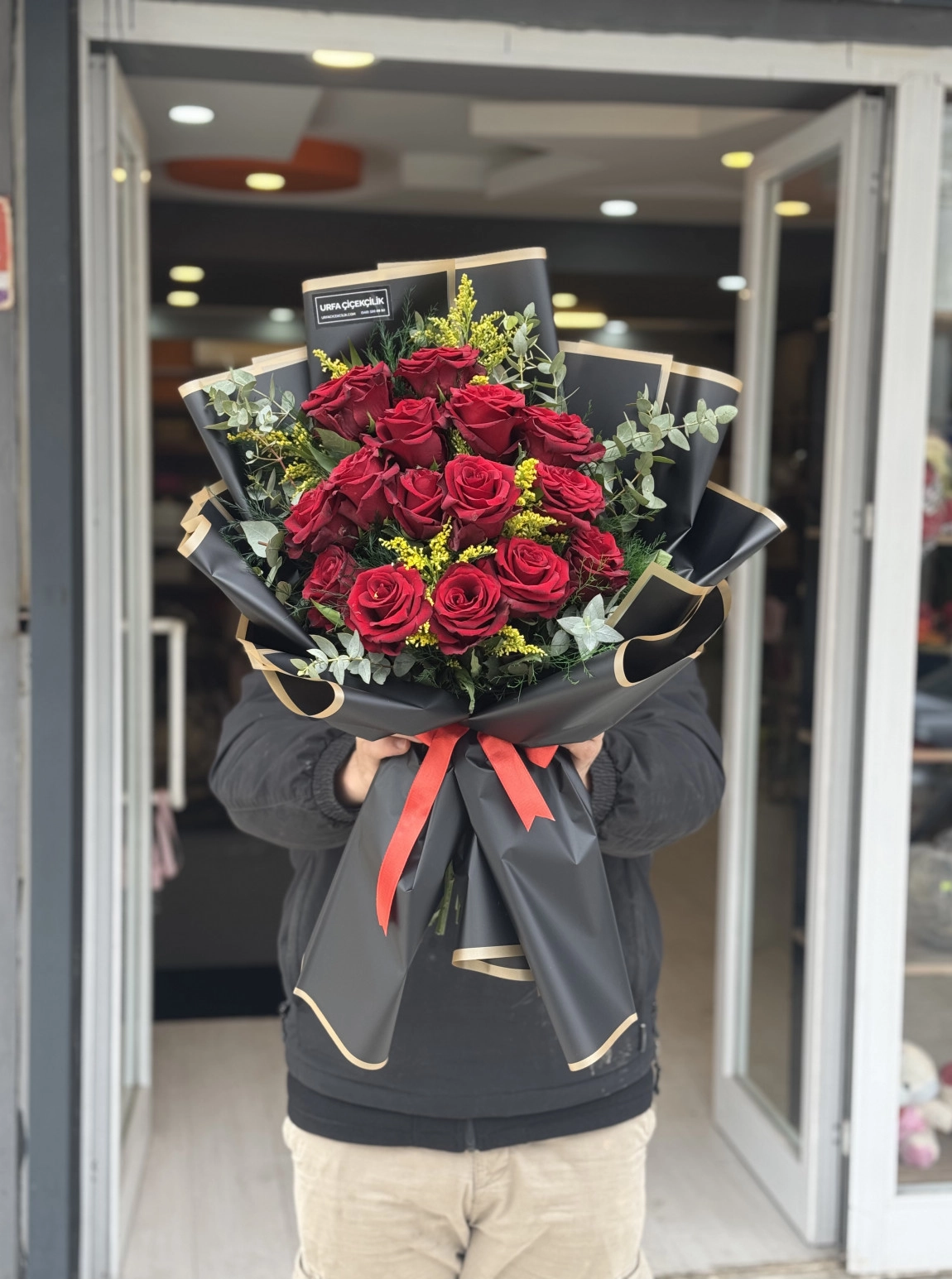Lüx Kırmızı Güllü Buket